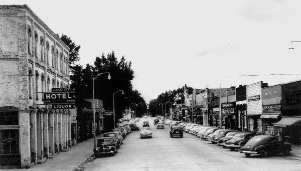 Saukee Theatre - Old Photo (newer photo)
